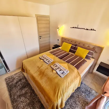 Apartment Berlin 2 *